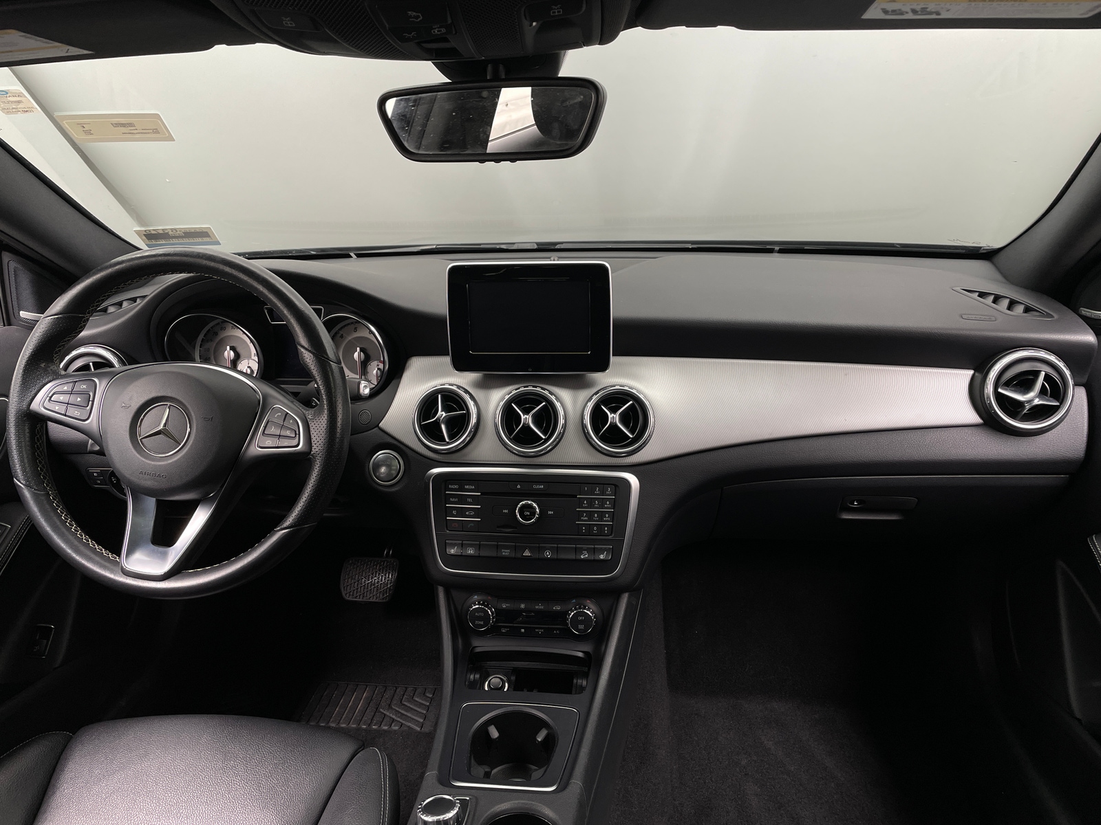 Thumbnail: 2017 Mercedes-Benz GLA - 2