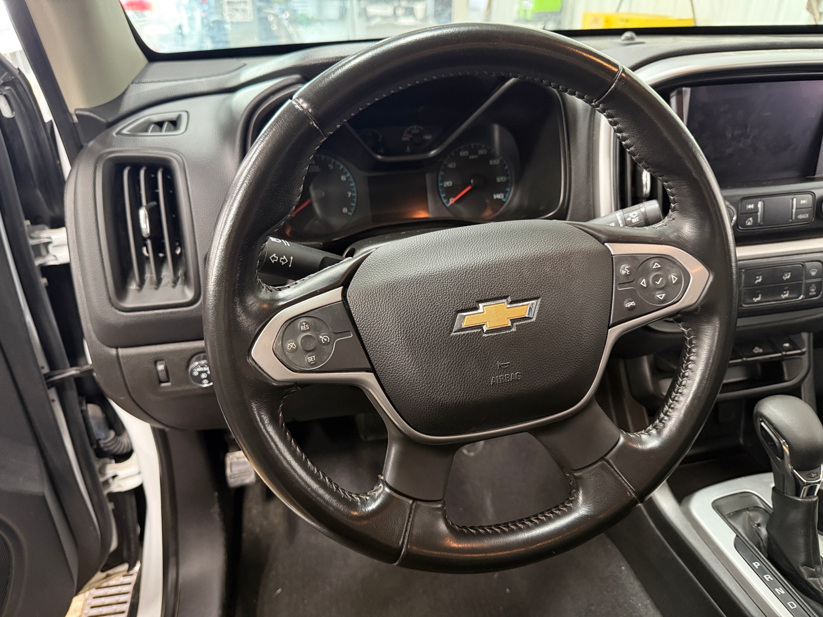 Thumbnail: 2022 Chevrolet Colorado - 5