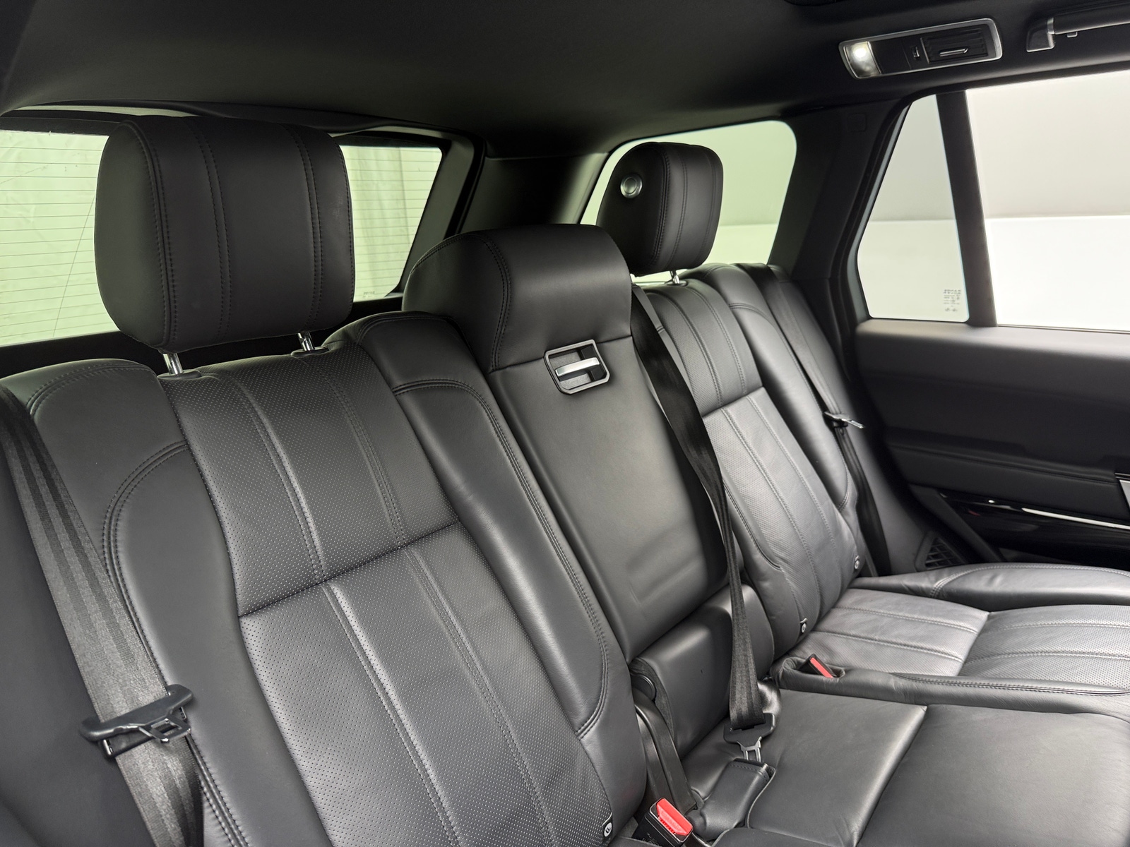 Thumbnail: 2016 Land Rover Range Rover - 5