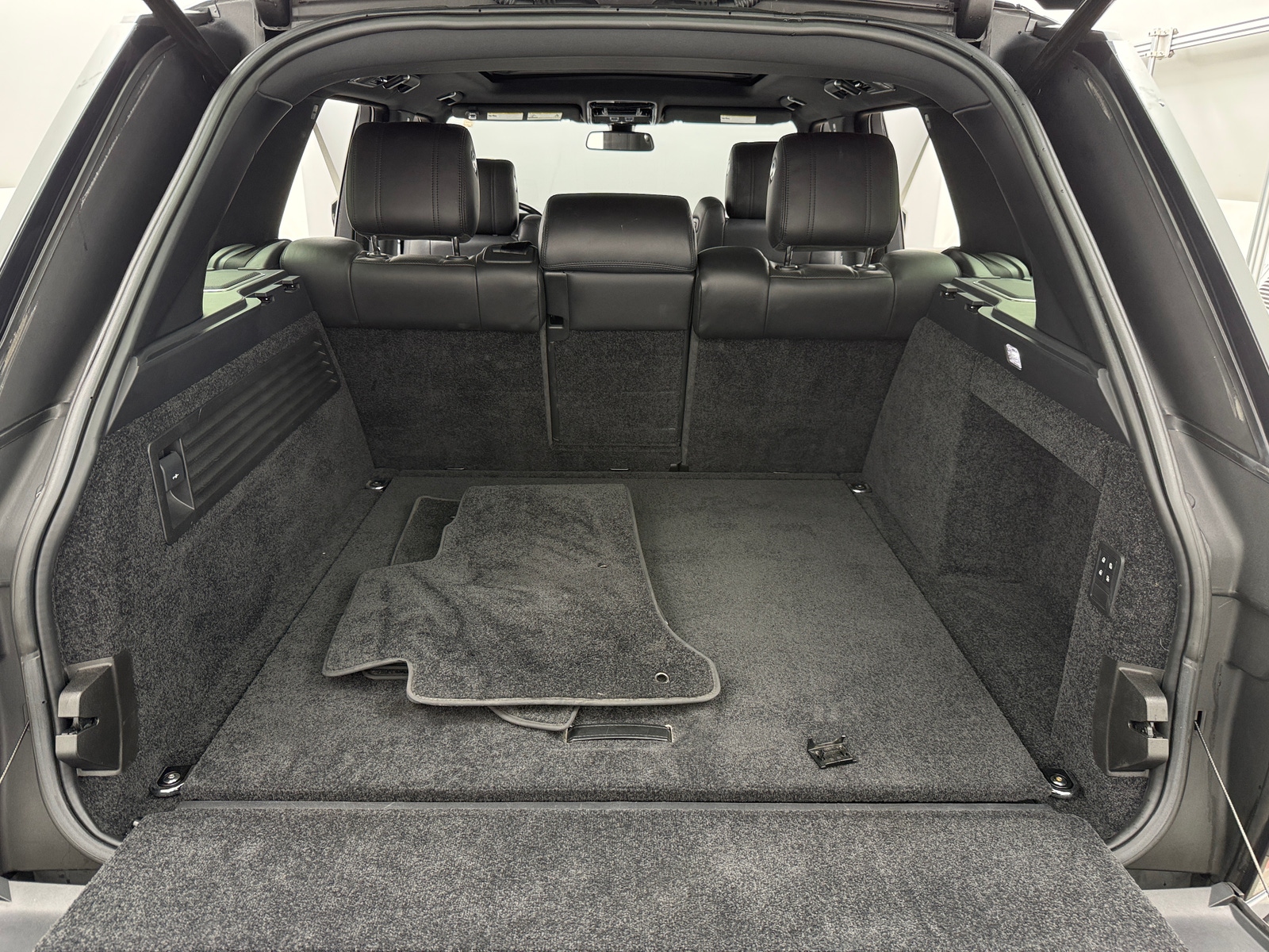 Thumbnail: 2016 Land Rover Range Rover - 6