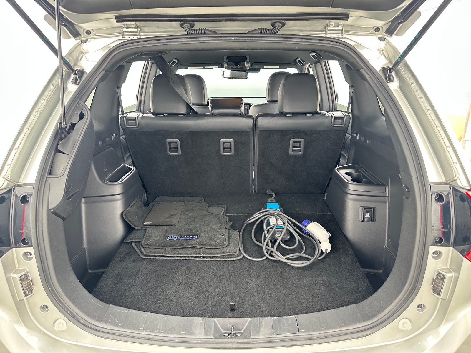 Thumbnail: 2020 Mitsubishi Outlander - 6