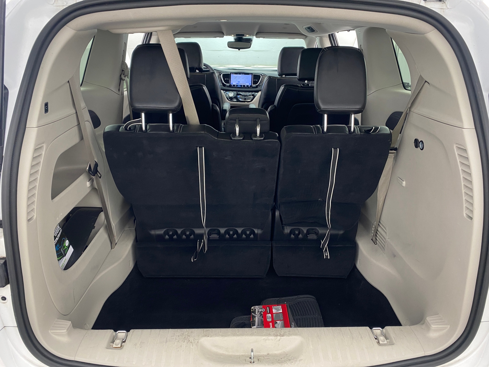 Thumbnail: 2024 Chrysler Pacifica - 6