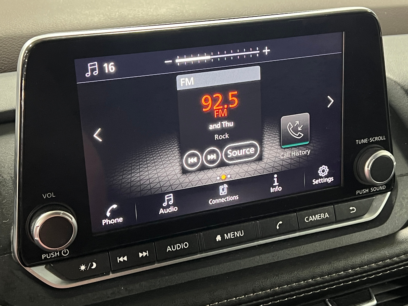 Thumbnail: 2023 Nissan Rogue - 4