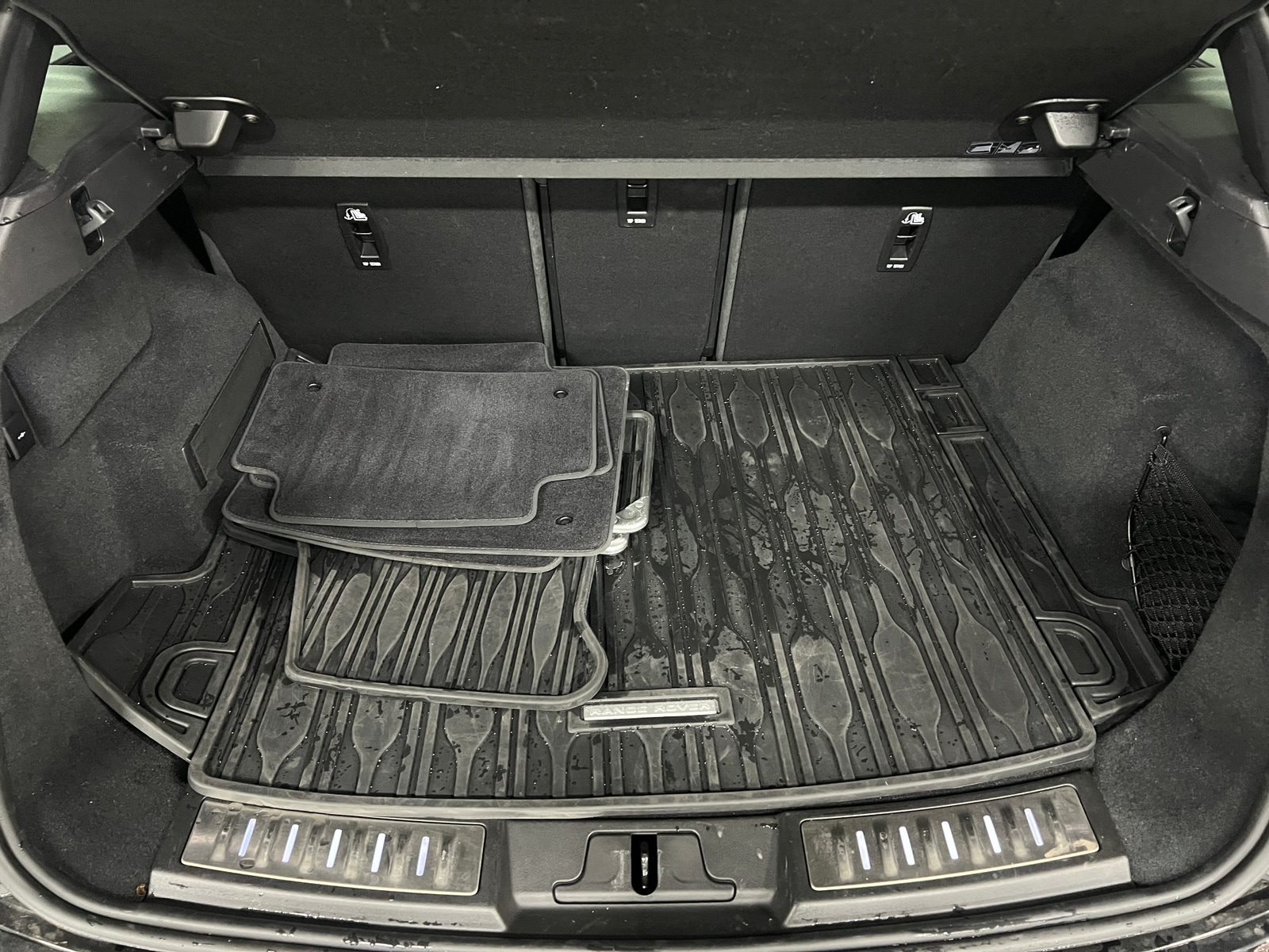 Thumbnail: 2021 Land Rover Range Rover Evoque - 6