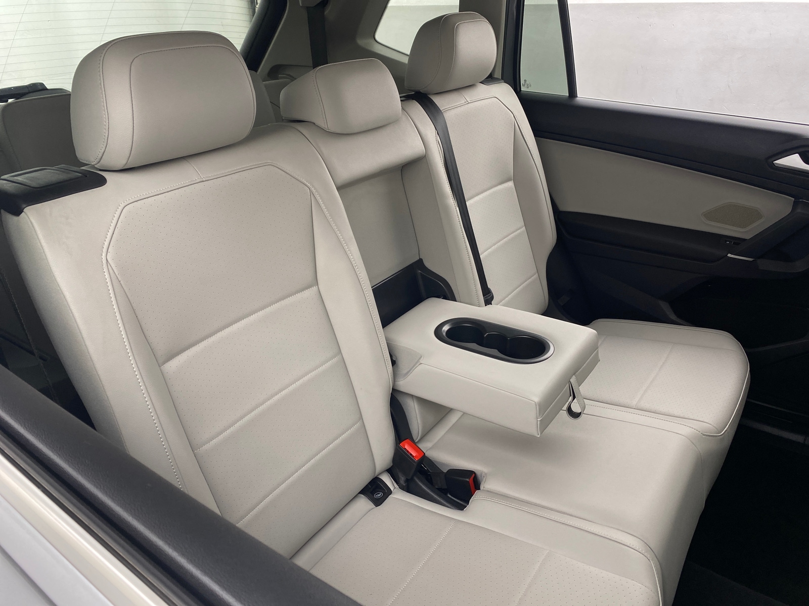 Thumbnail: 2020 Volkswagen Tiguan - 5