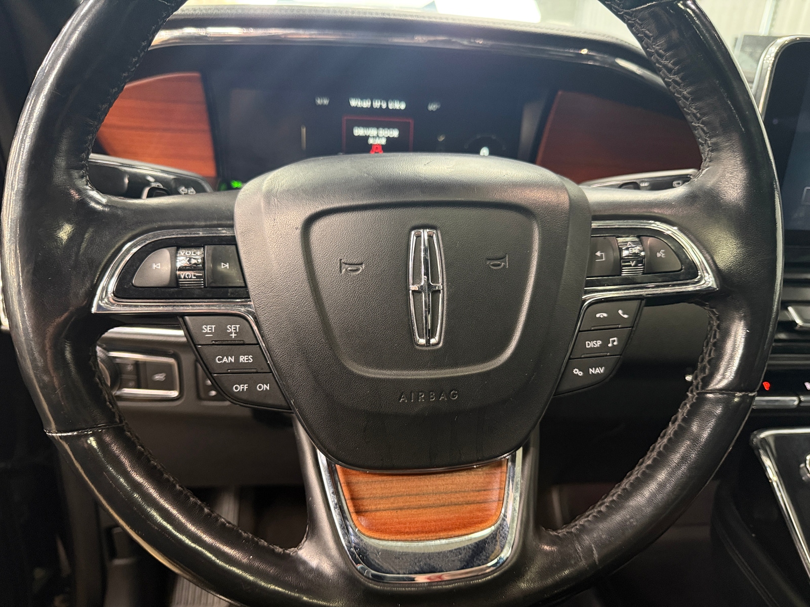 Thumbnail: 2018 Lincoln Navigator - 4