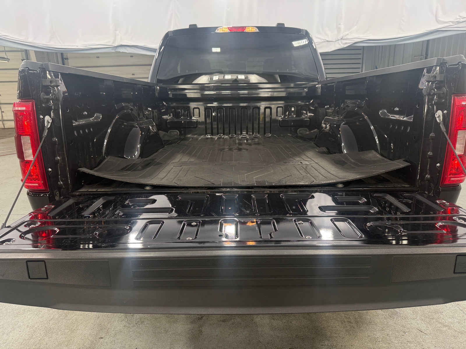 Thumbnail: 2022 Ford Econoline - 7