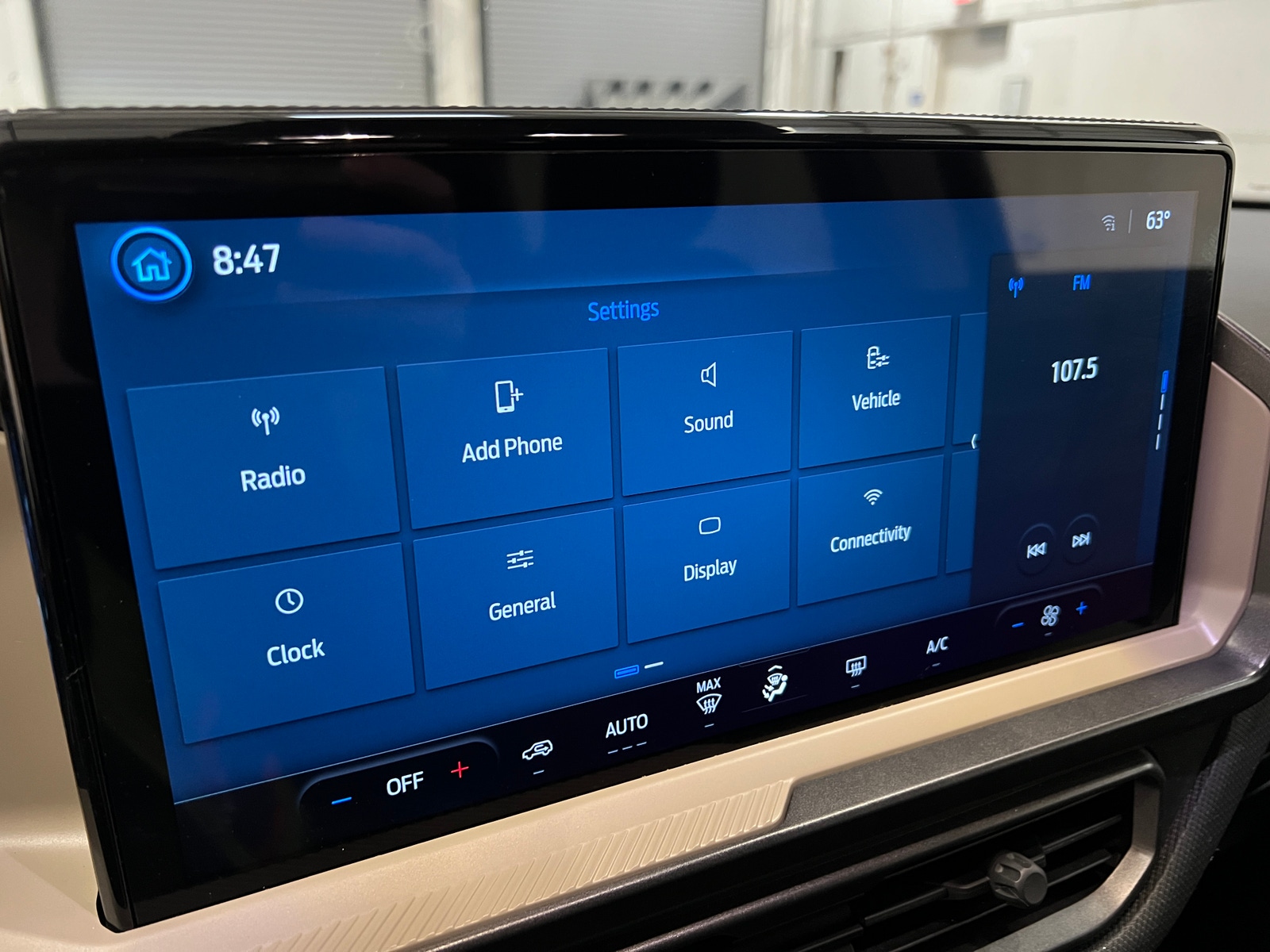 Thumbnail: 2025 Ford Bronco Sport - 4