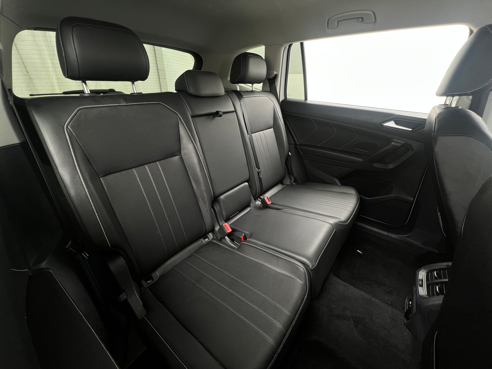 Thumbnail: 2024 Volkswagen Tiguan - 5