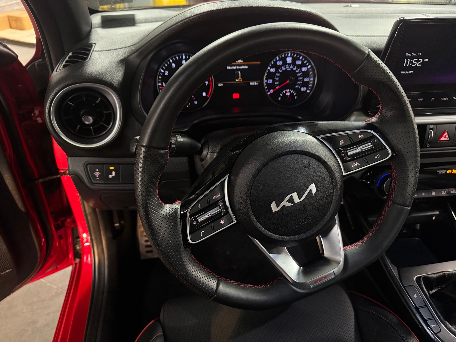 Thumbnail: 2024 Kia Forte - 4