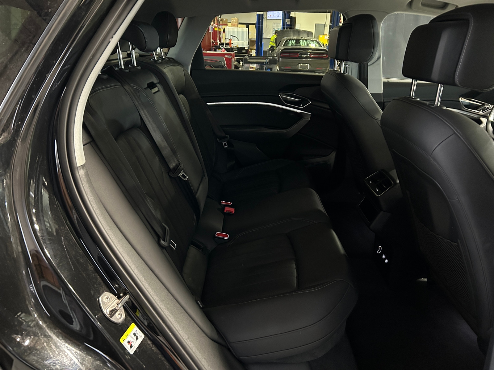 Thumbnail: 2019 Audi e-tron - 5