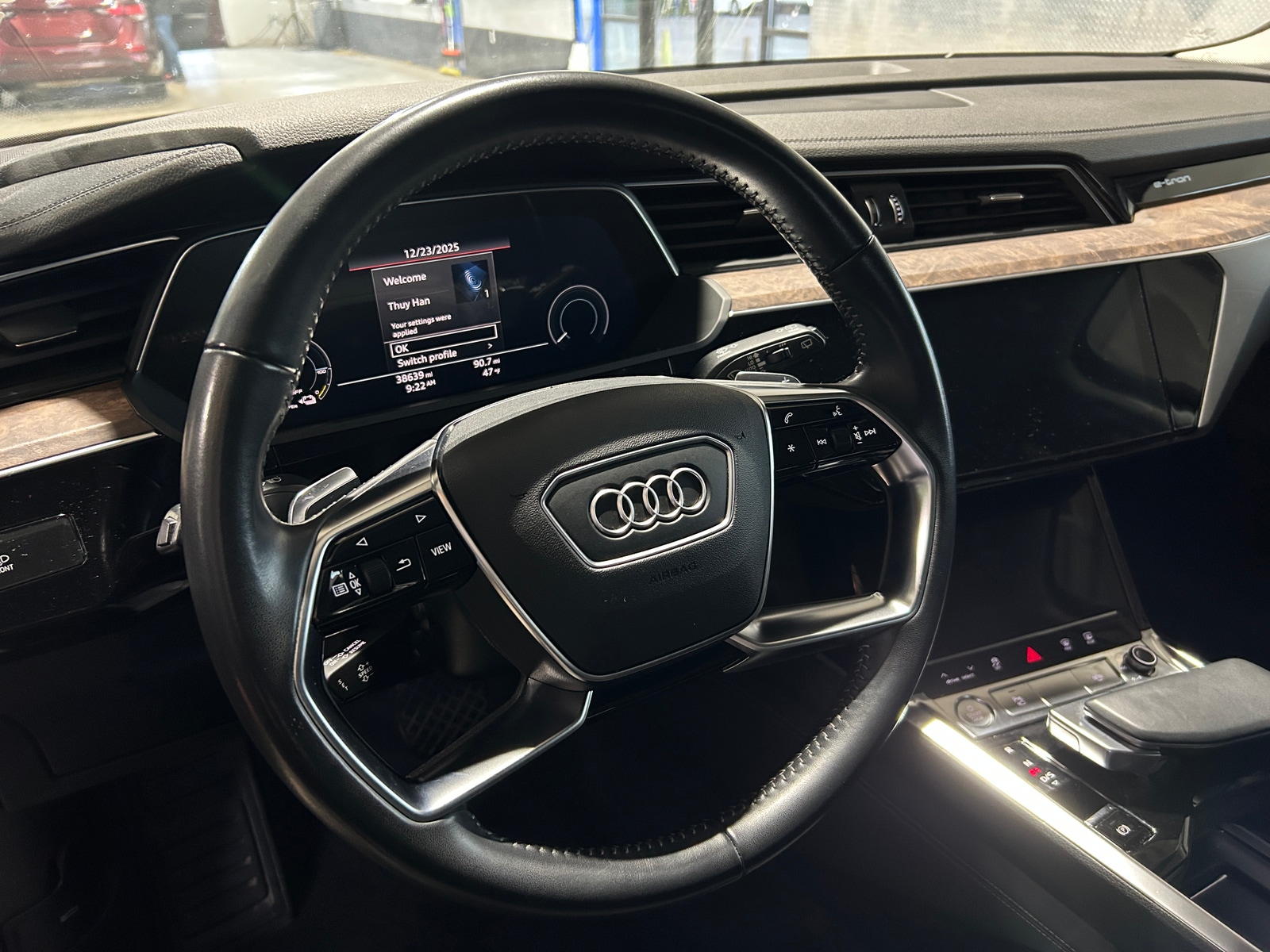 Thumbnail: 2019 Audi e-tron - 4