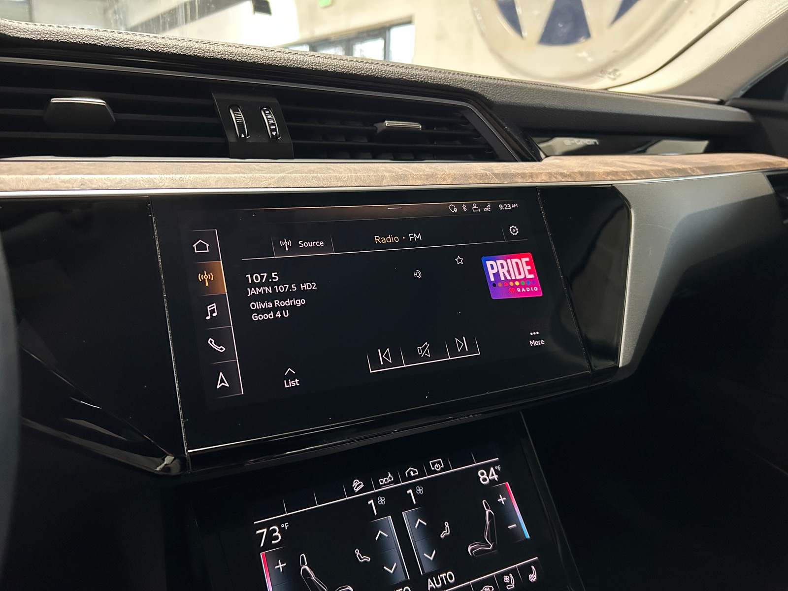 Thumbnail: 2019 Audi e-tron - 3