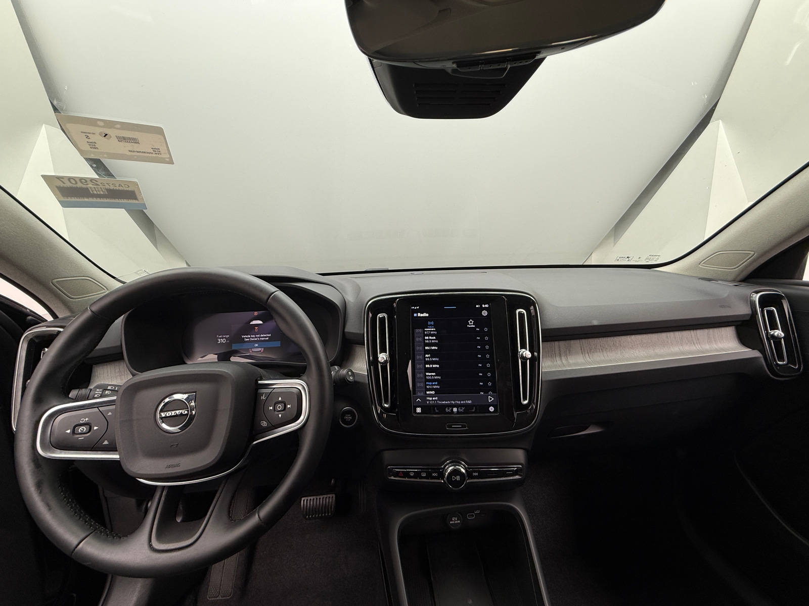 Thumbnail: 2025 Volvo XC40 - 2