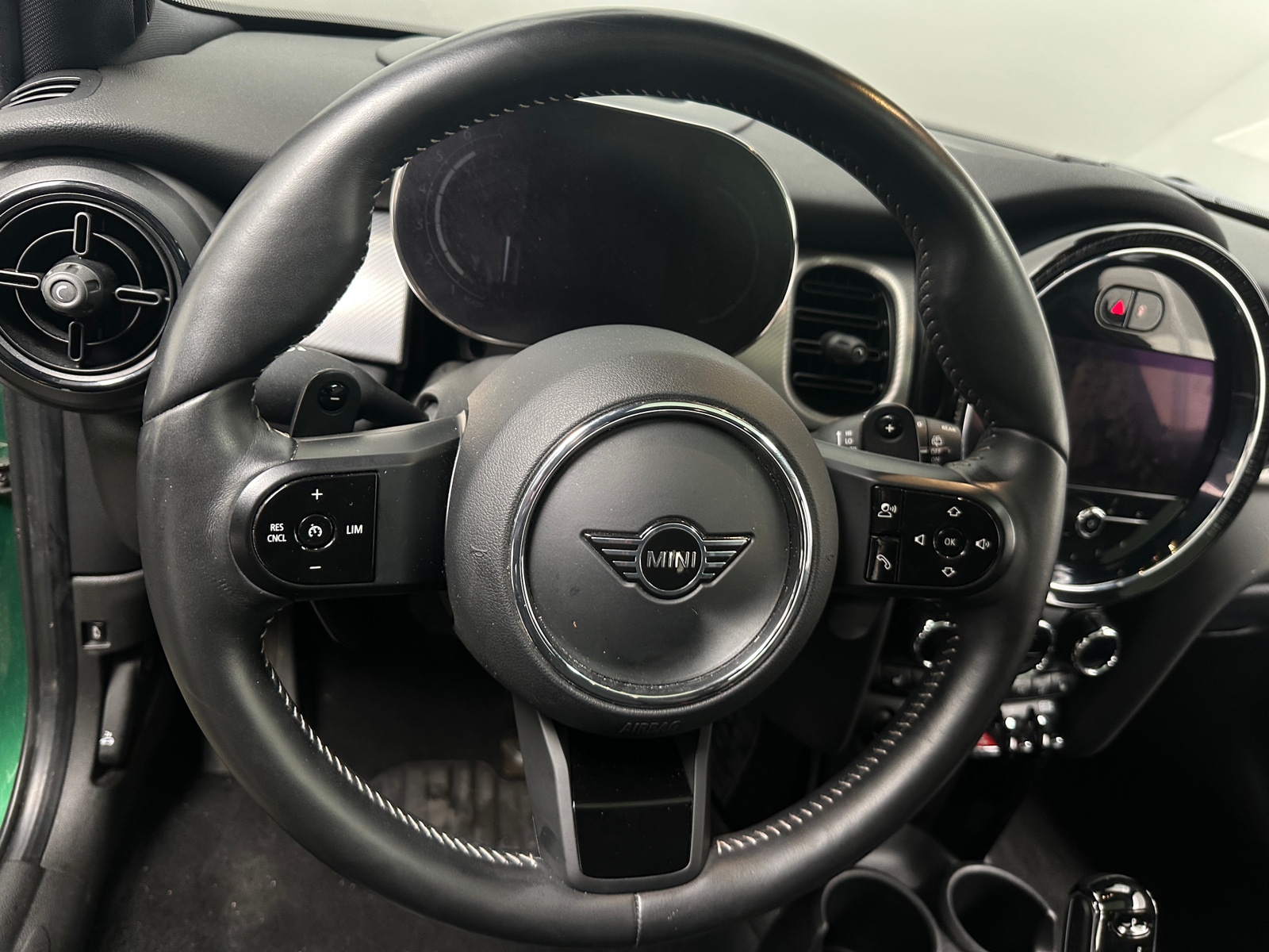 Thumbnail: 2022 MINI Cooper Hardtop - 4