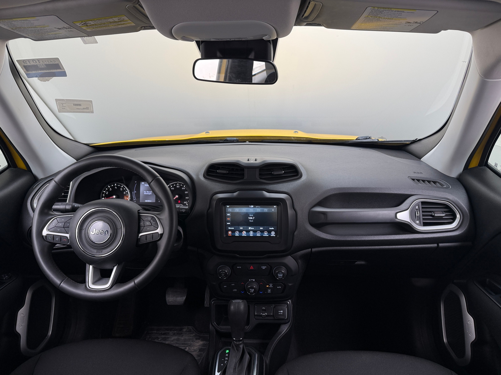 Thumbnail: 2018 Jeep Renegade - 3