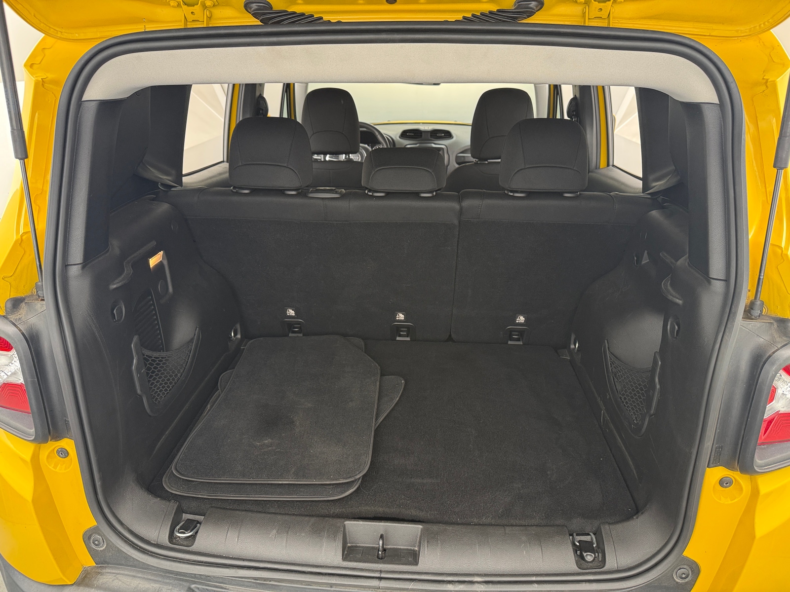 Thumbnail: 2018 Jeep Renegade - 7