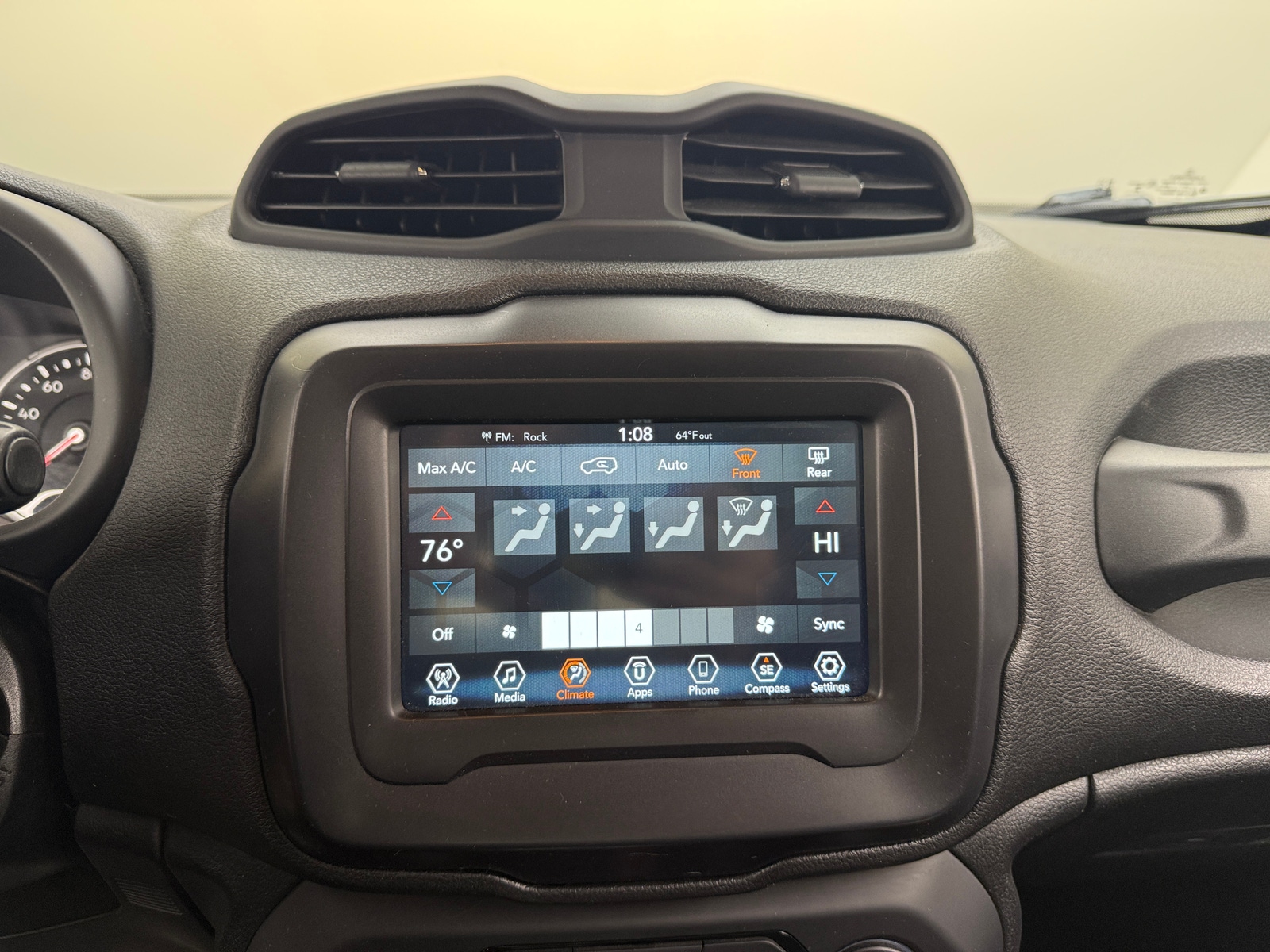 Thumbnail: 2018 Jeep Renegade - 4