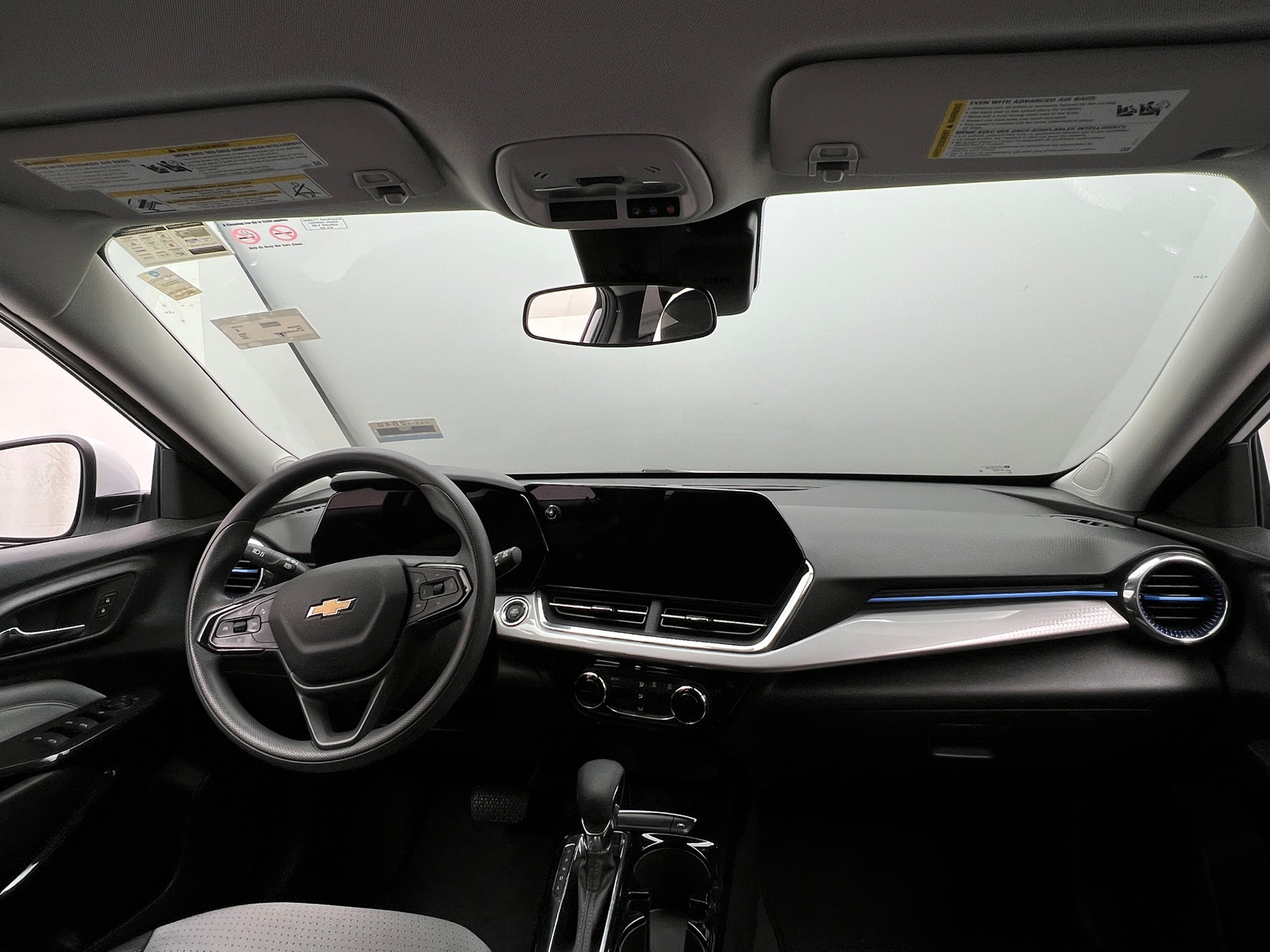 Thumbnail: 2025 Chevrolet Trax - 3