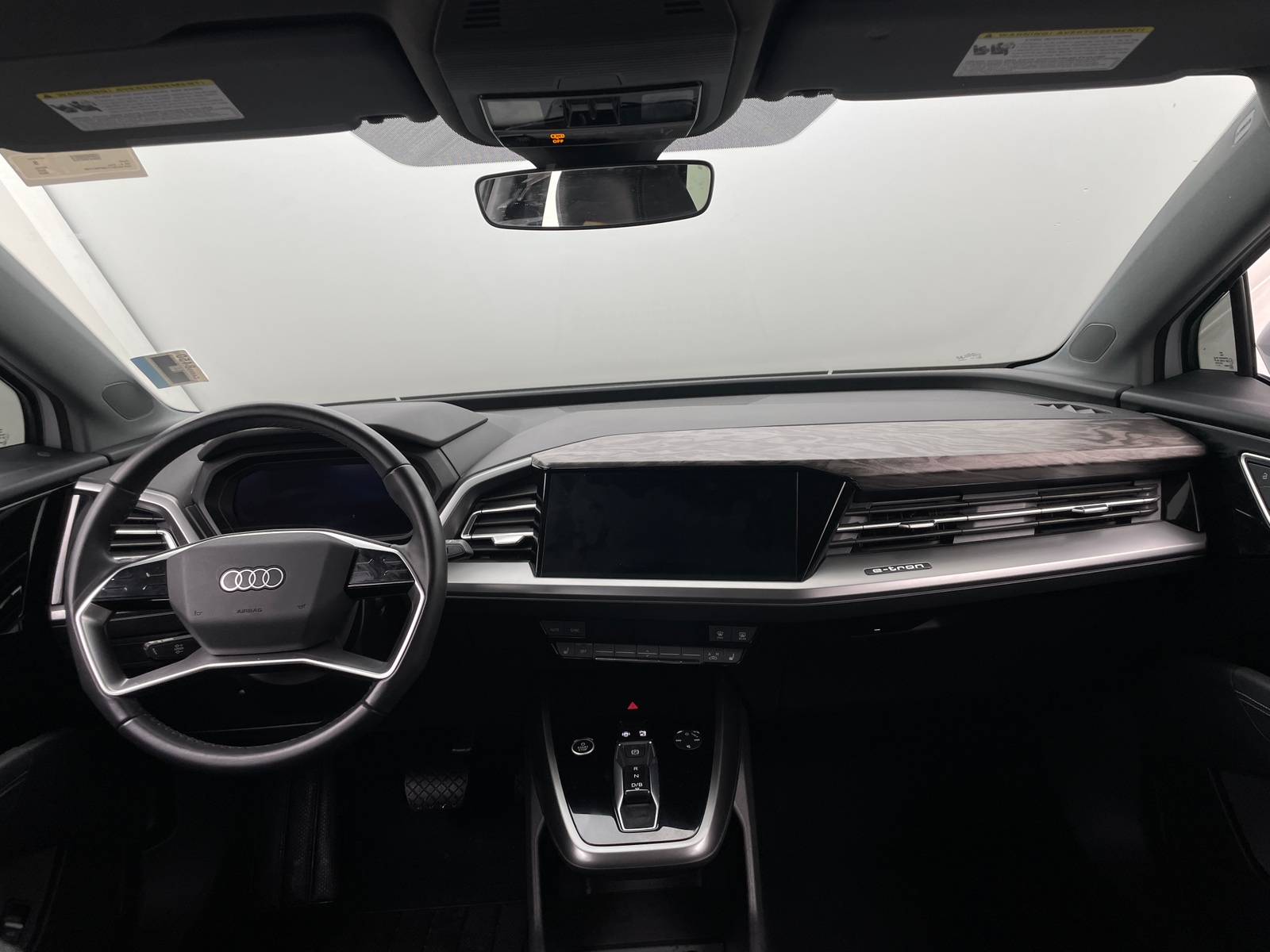 Thumbnail: 2022 Audi Q4 e-tron - 2