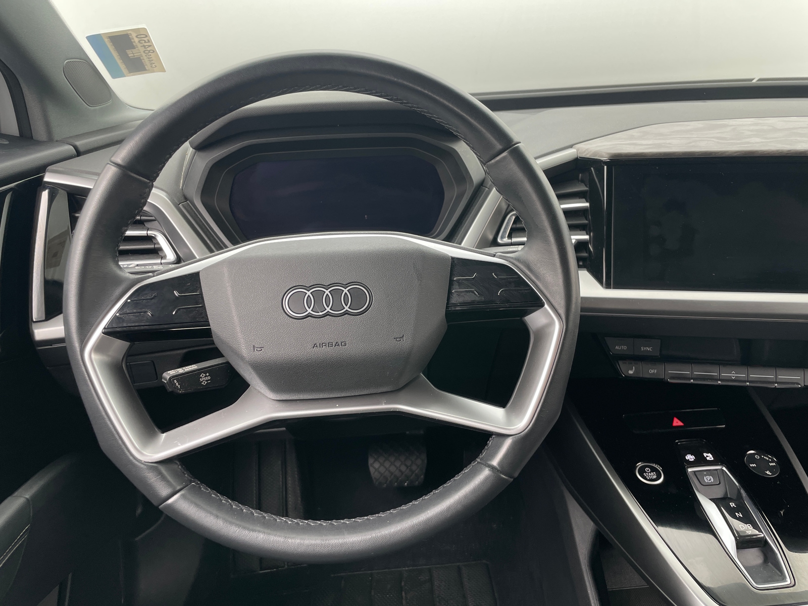 Thumbnail: 2022 Audi Q4 e-tron - 4