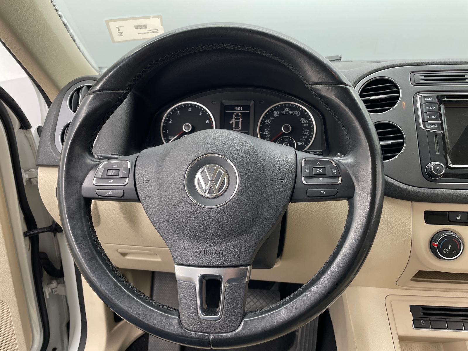 Thumbnail: 2017 Volkswagen Tiguan - 4