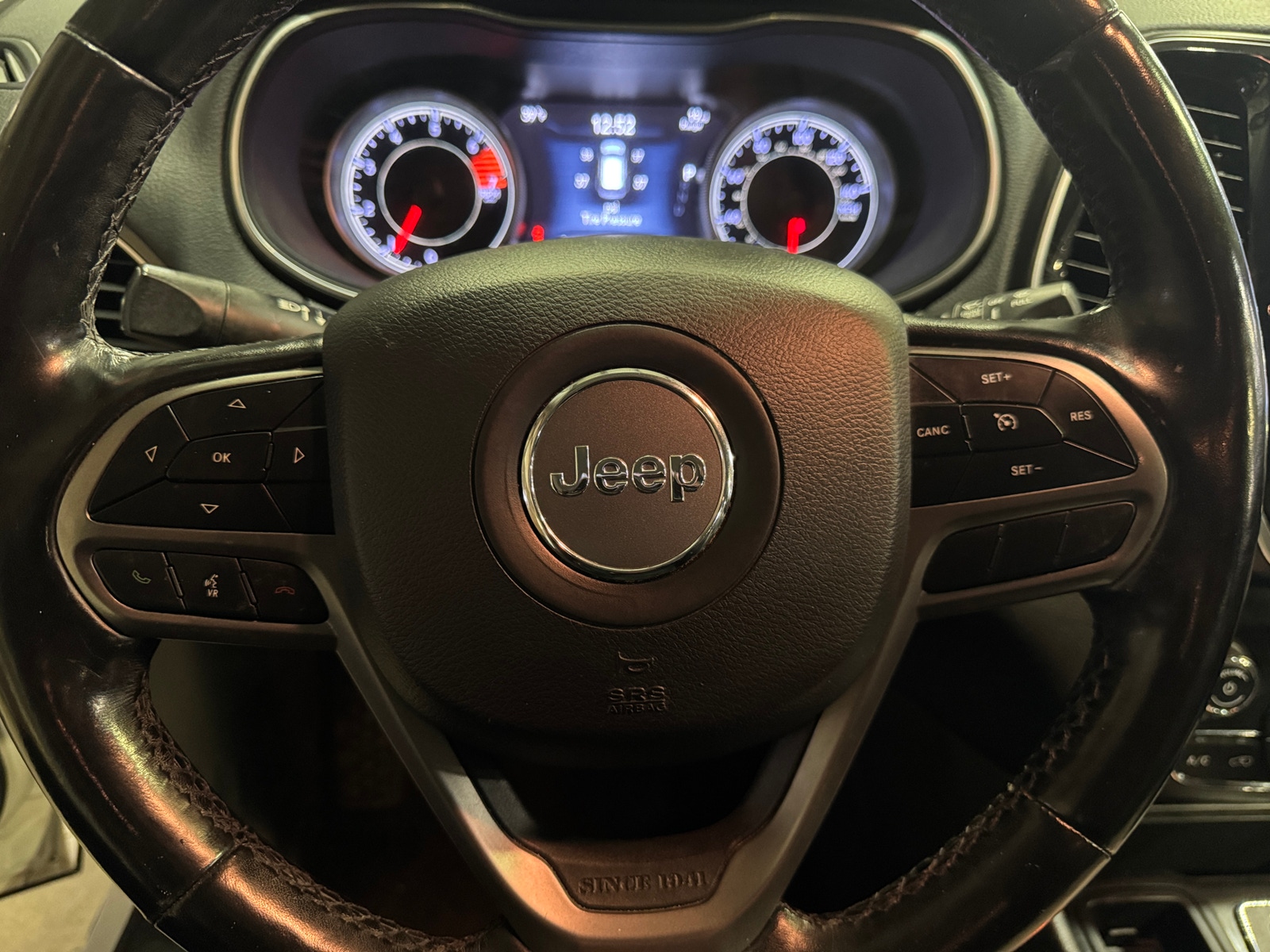 Thumbnail: 2020 Jeep Cherokee - 4