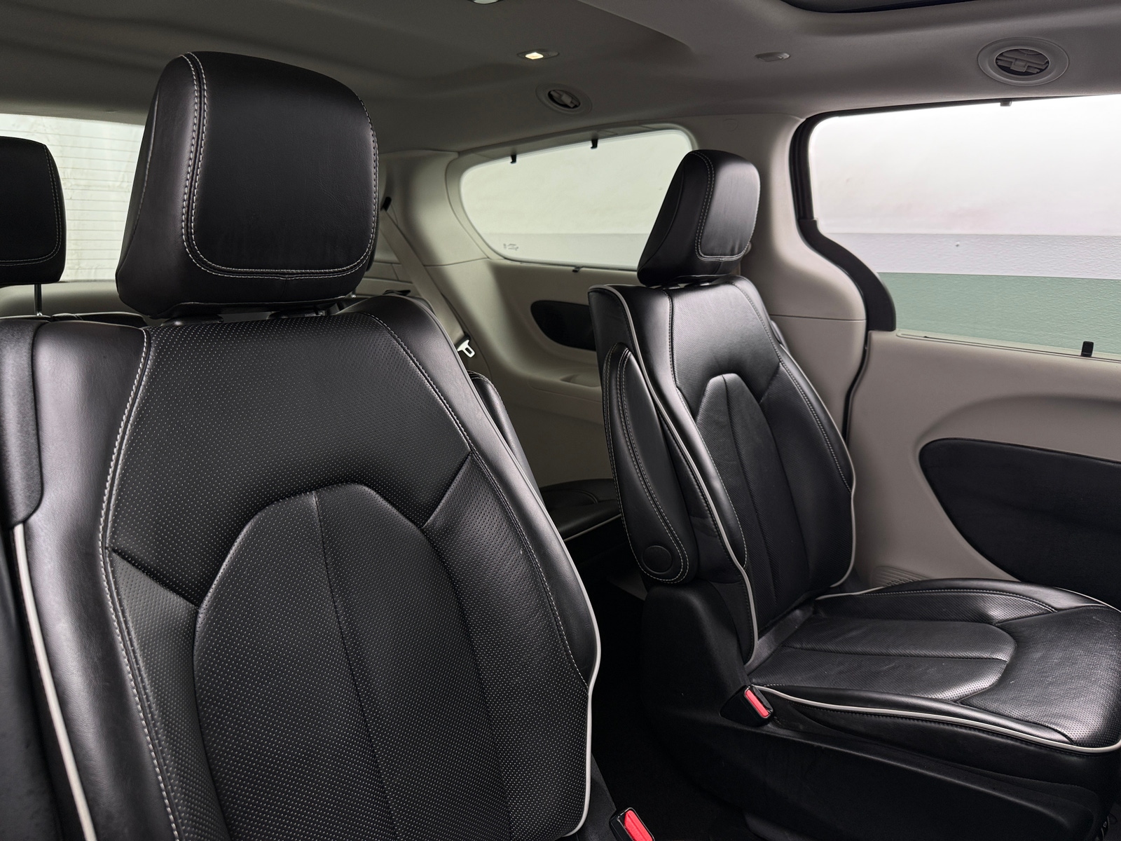 Thumbnail: 2023 Chrysler Pacifica - 5