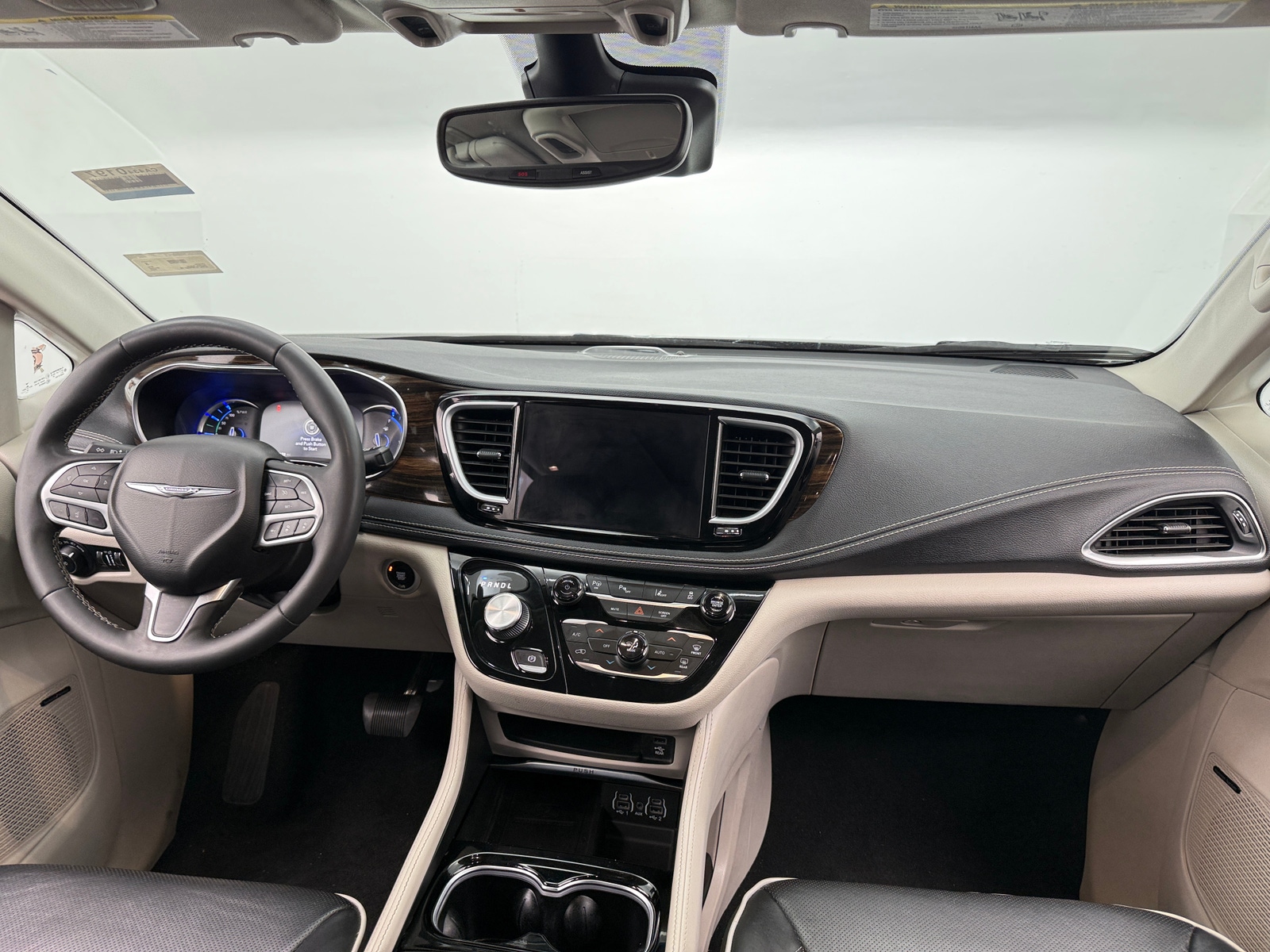 Thumbnail: 2023 Chrysler Pacifica - 2