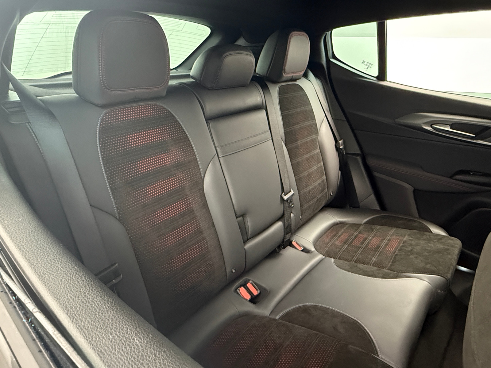 Thumbnail: 2024 Alfa Romeo Tonale - 6