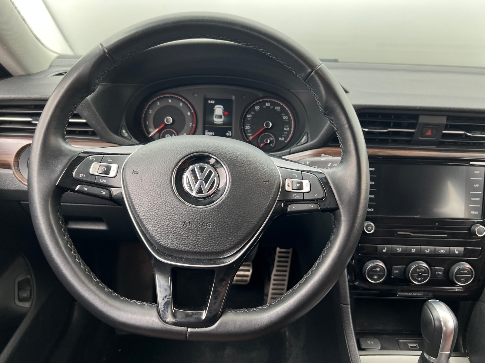 Thumbnail: 2020 Volkswagen Passat - 4