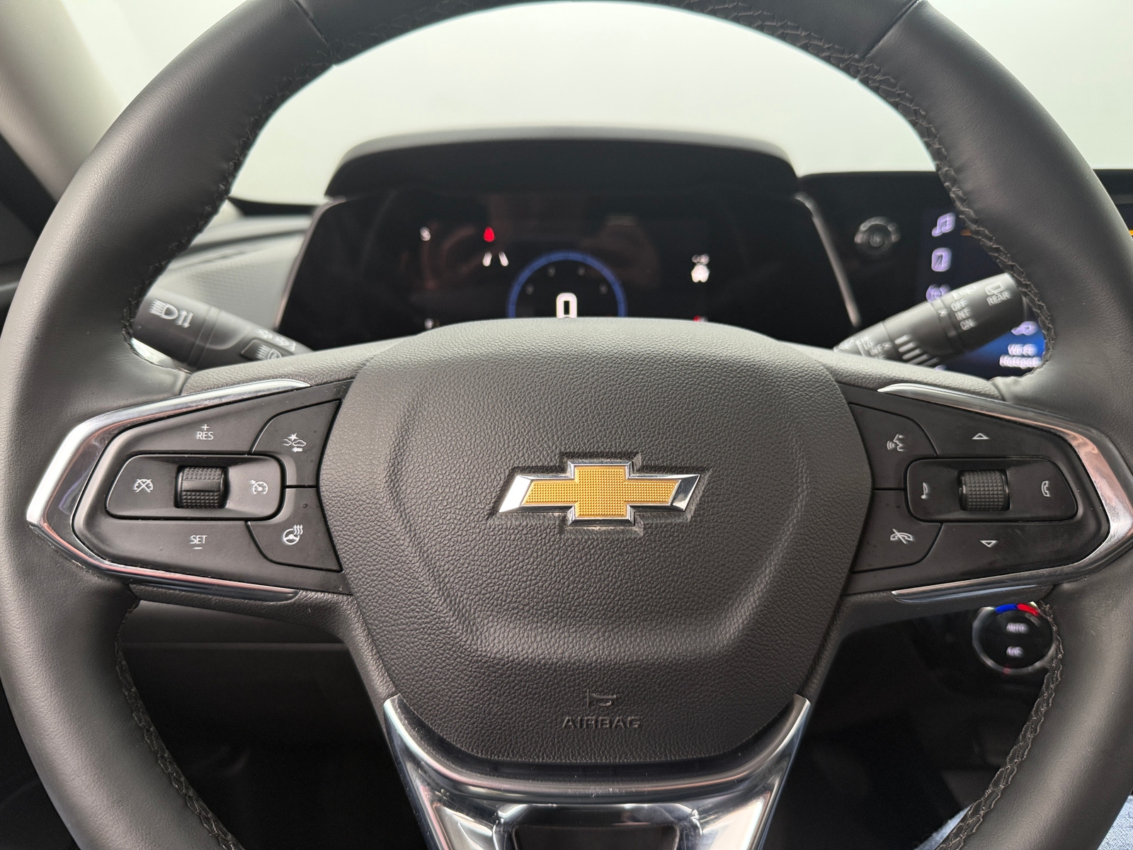 Thumbnail: 2025 Chevrolet Trax - 5