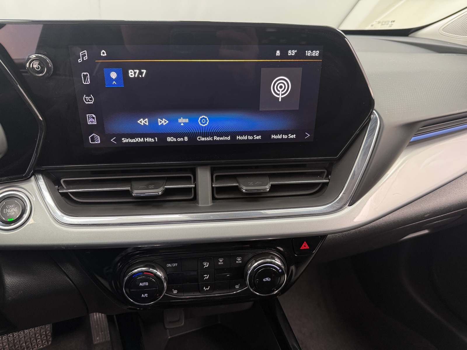 Thumbnail: 2025 Chevrolet Trax - 4