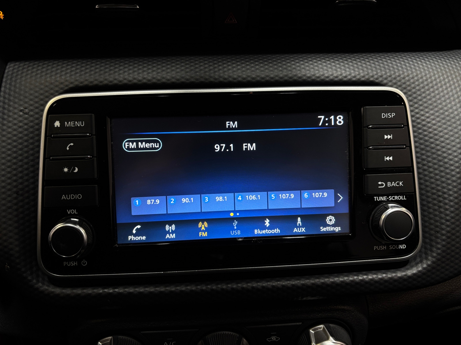 Thumbnail: 2023 Nissan Kicks - 4