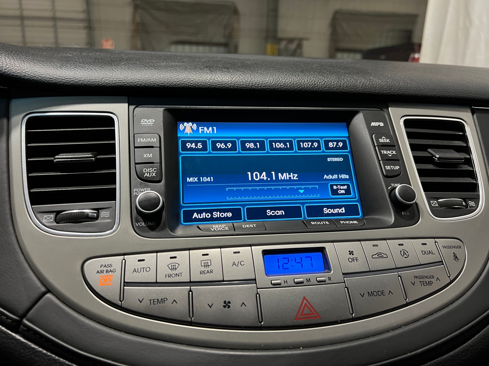 Thumbnail: 2013 Hyundai Genesis - 3