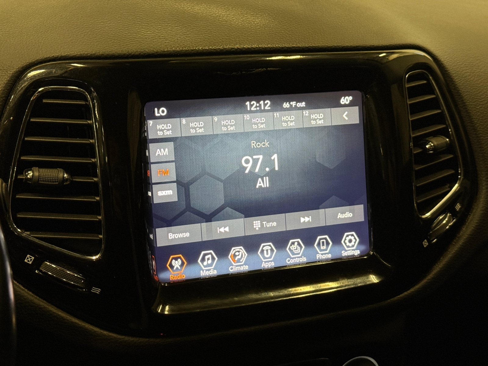 Thumbnail: 2021 Jeep Compass - 3