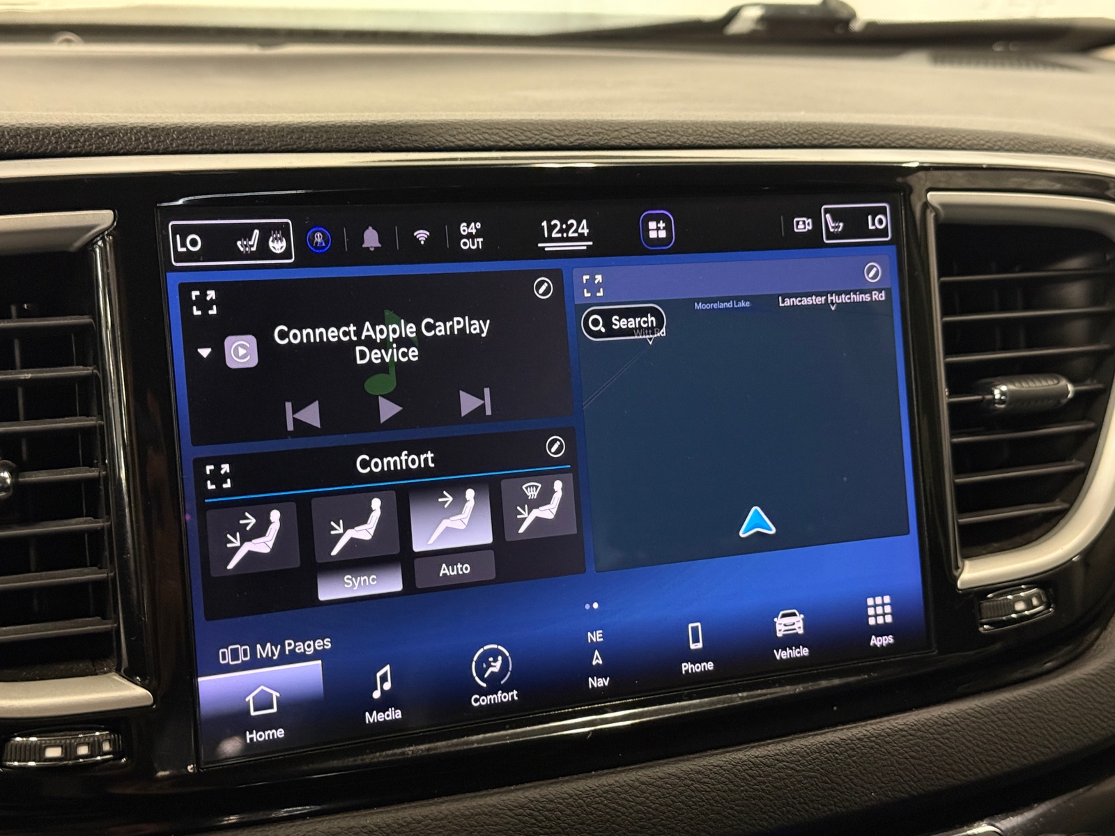 Thumbnail: 2022 Chrysler Pacifica - 3