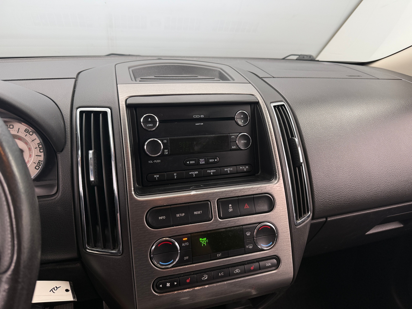 Thumbnail: 2010 Ford Edge - 3