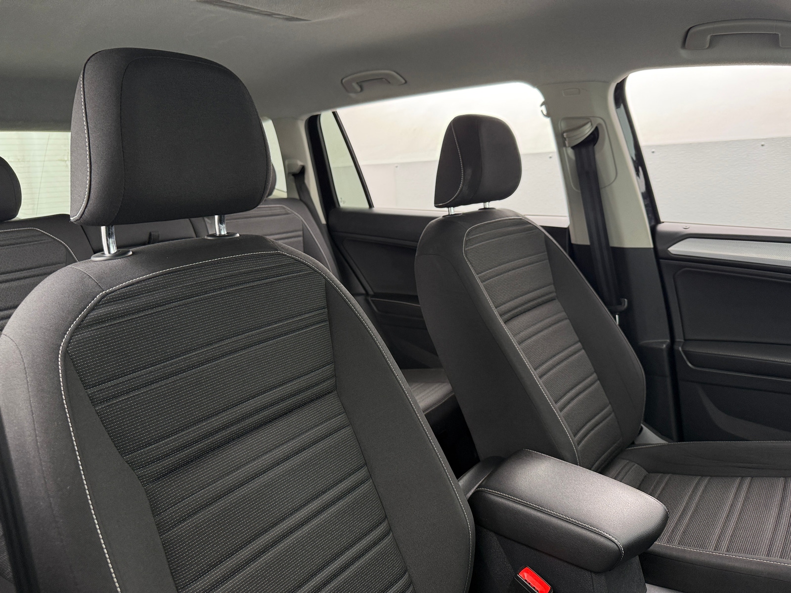 Thumbnail: 2022 Volkswagen Tiguan - 2