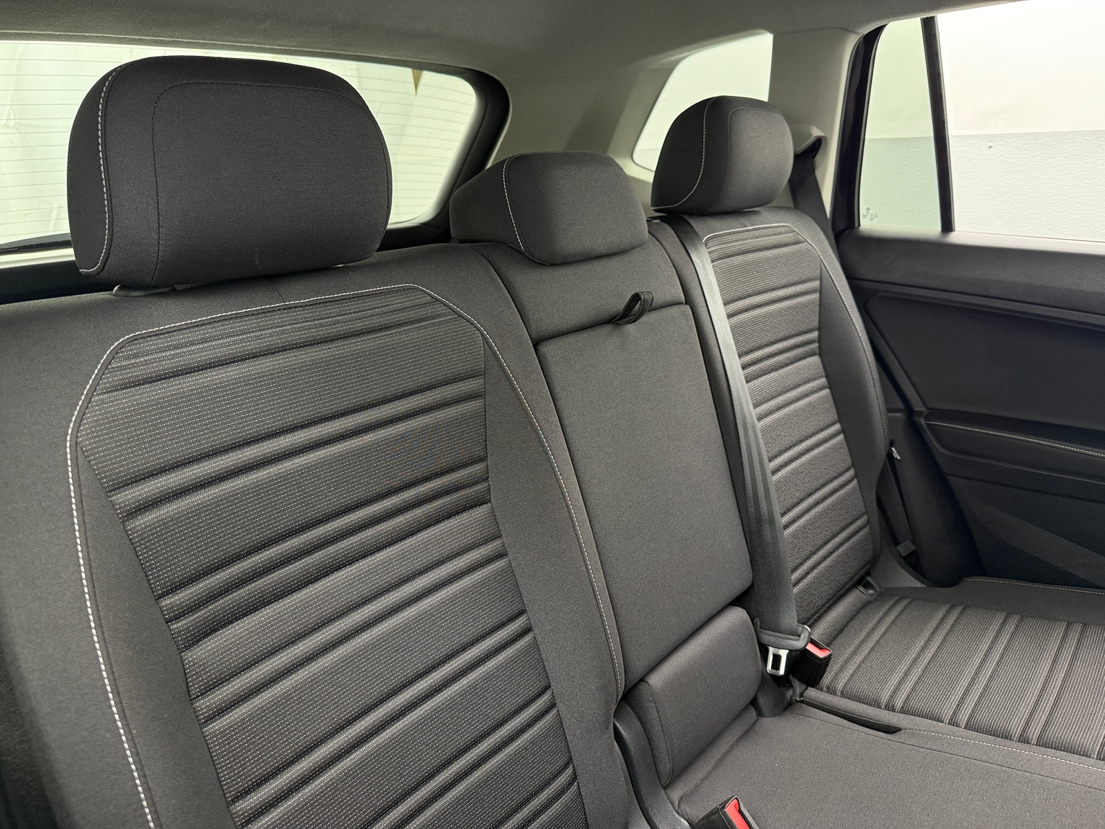 Thumbnail: 2022 Volkswagen Tiguan - 6