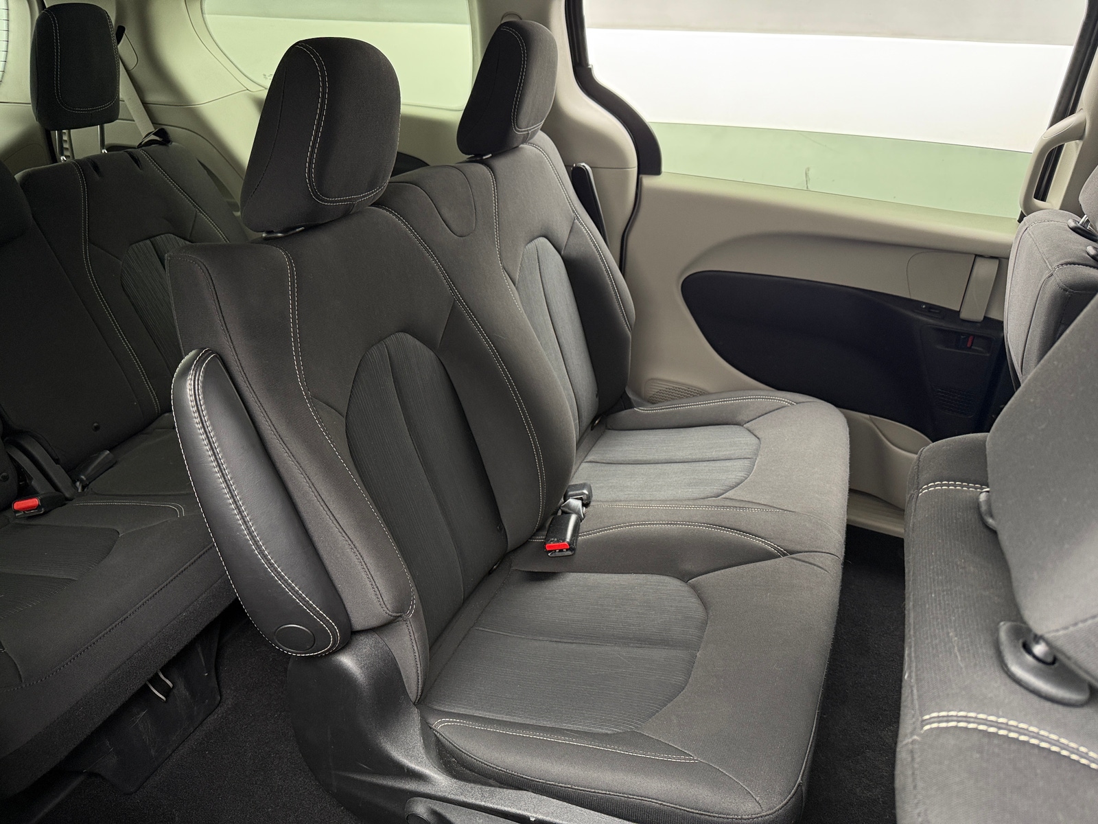 Thumbnail: 2020 Chrysler Voyager - 6