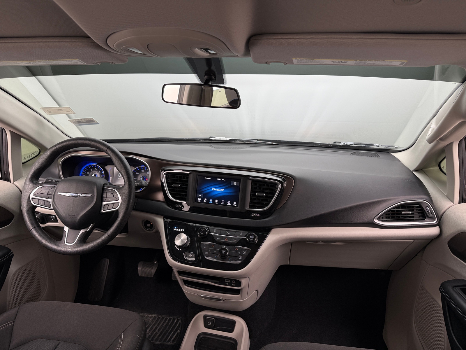 Thumbnail: 2020 Chrysler Voyager - 3