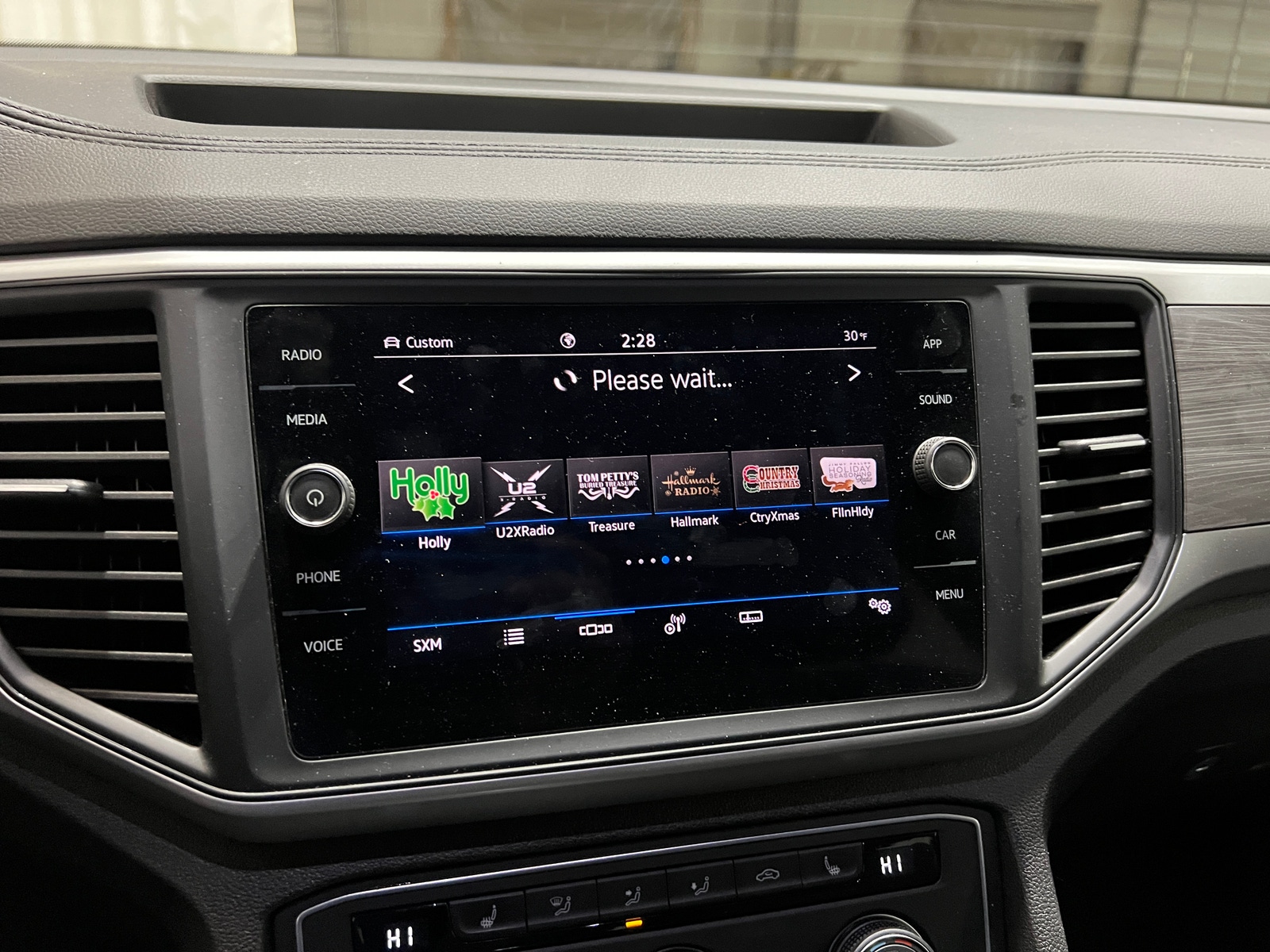 Thumbnail: 2021 Volkswagen Atlas - 3