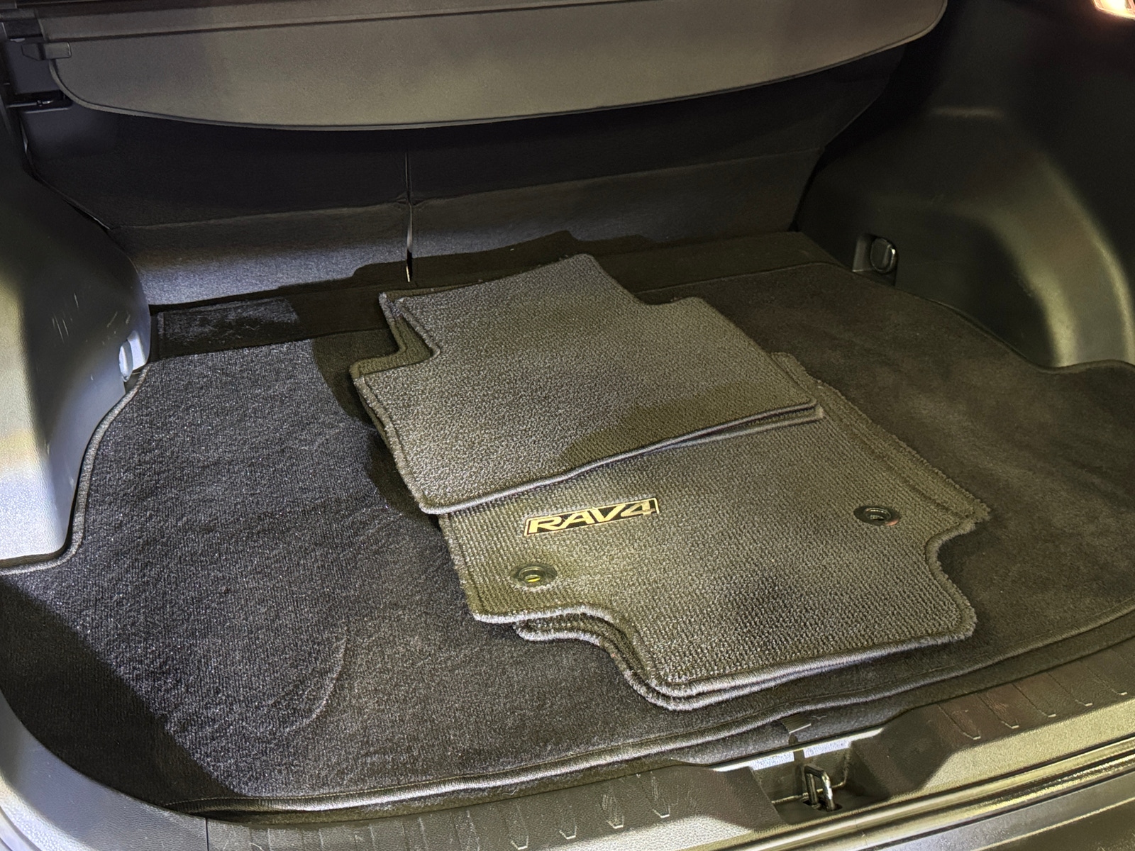 Thumbnail: 2019 Toyota RAV4 - 6