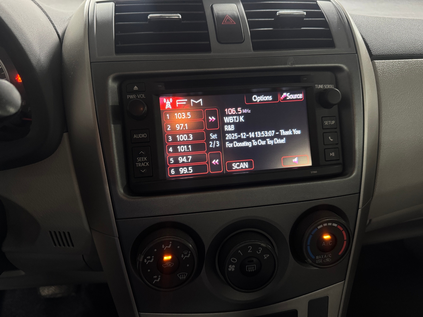 Thumbnail: 2013 Toyota Corolla - 4