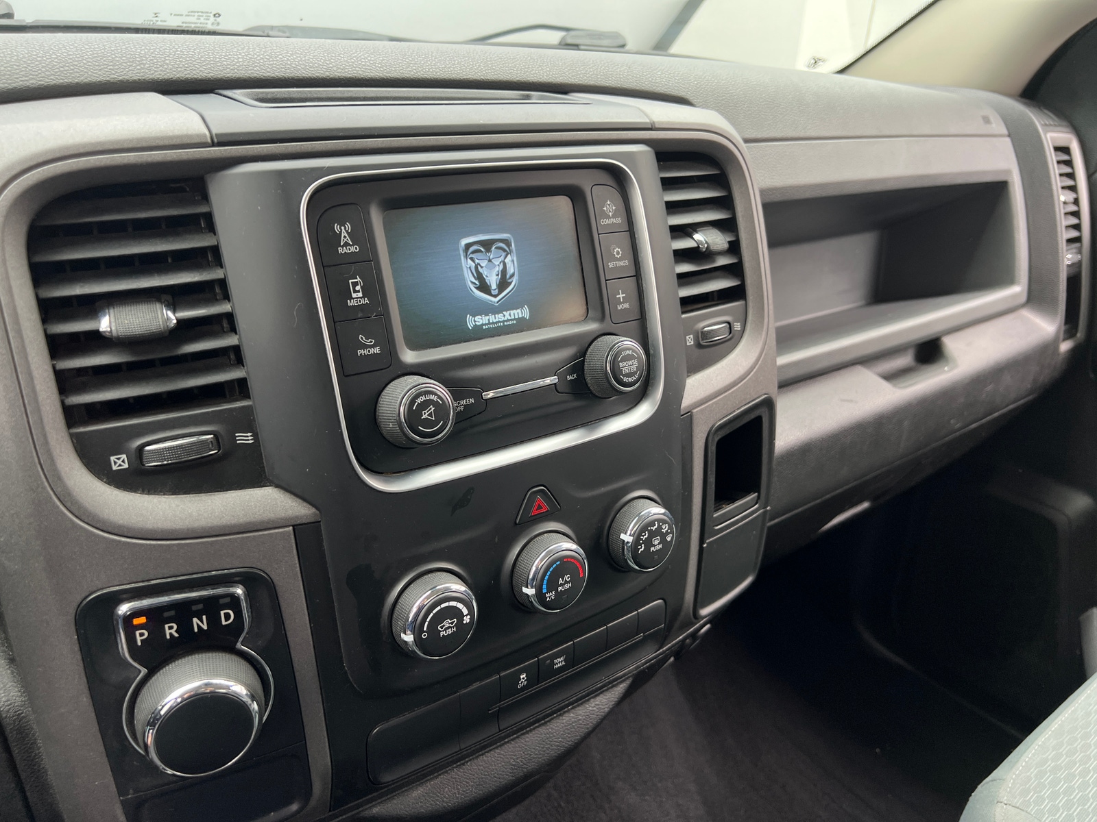 Thumbnail: 2019 RAM 1500 Classic - 4