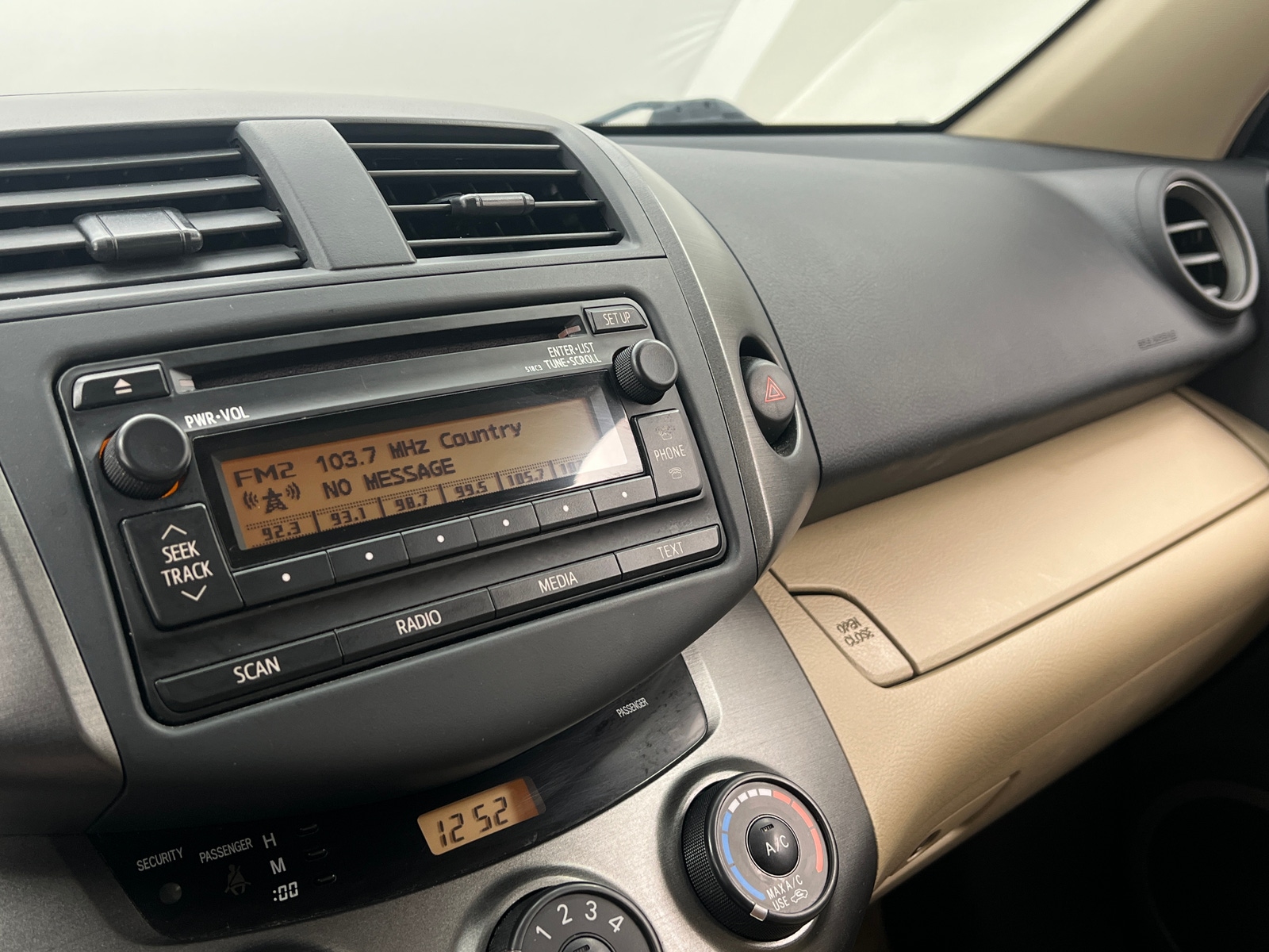 Thumbnail: 2012 Toyota RAV4 - 4