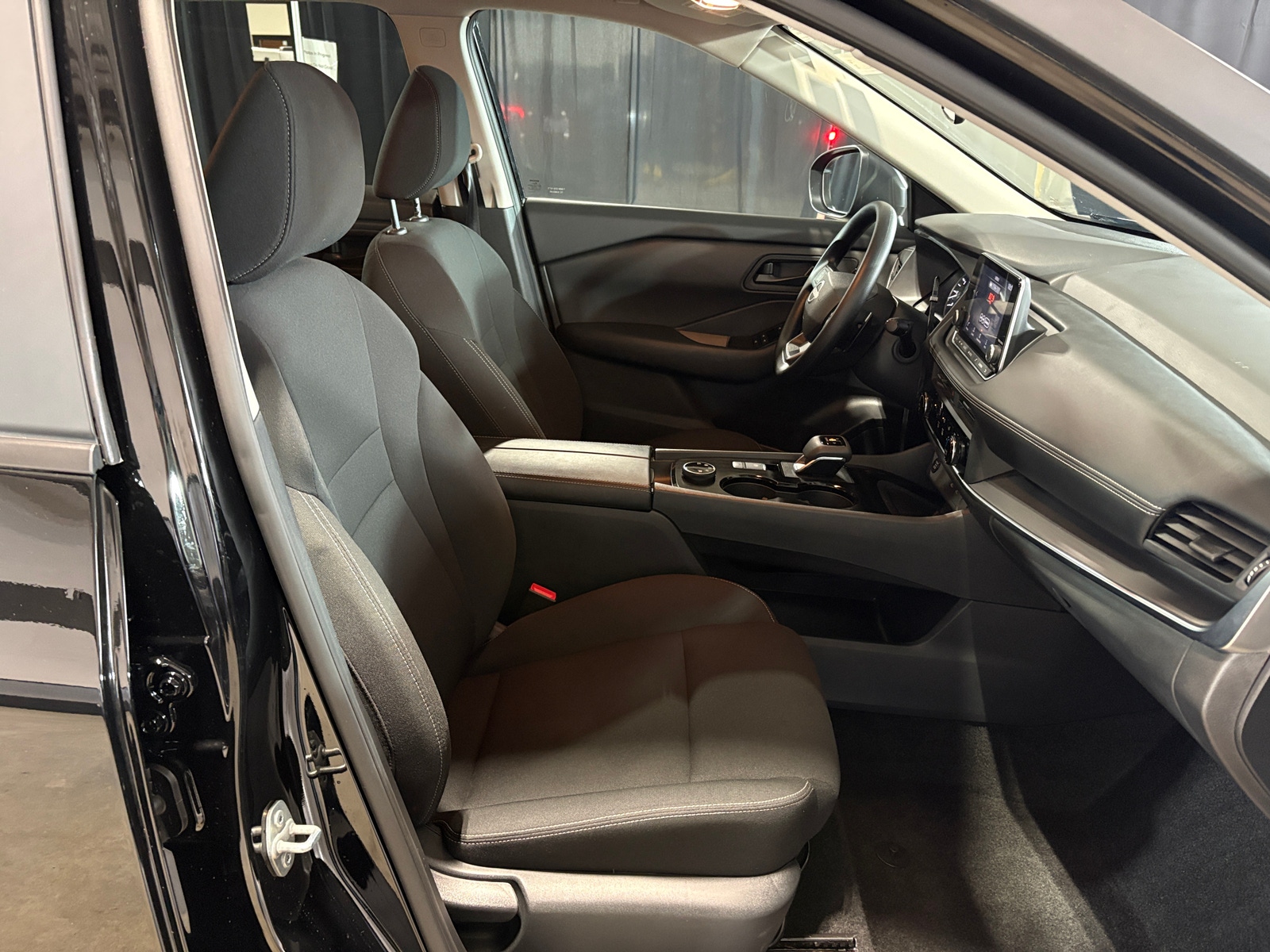 Thumbnail: 2025 Nissan Rogue - 2