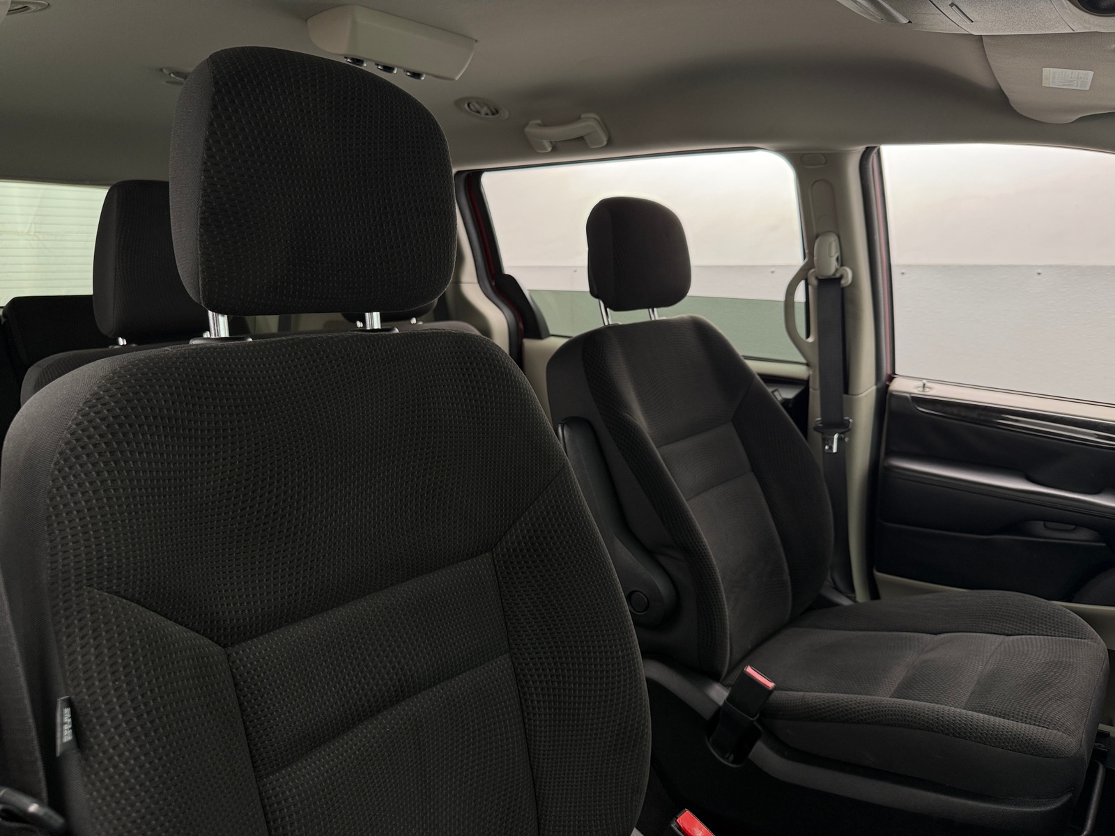 Thumbnail: 2018 Dodge Grand Caravan - 2