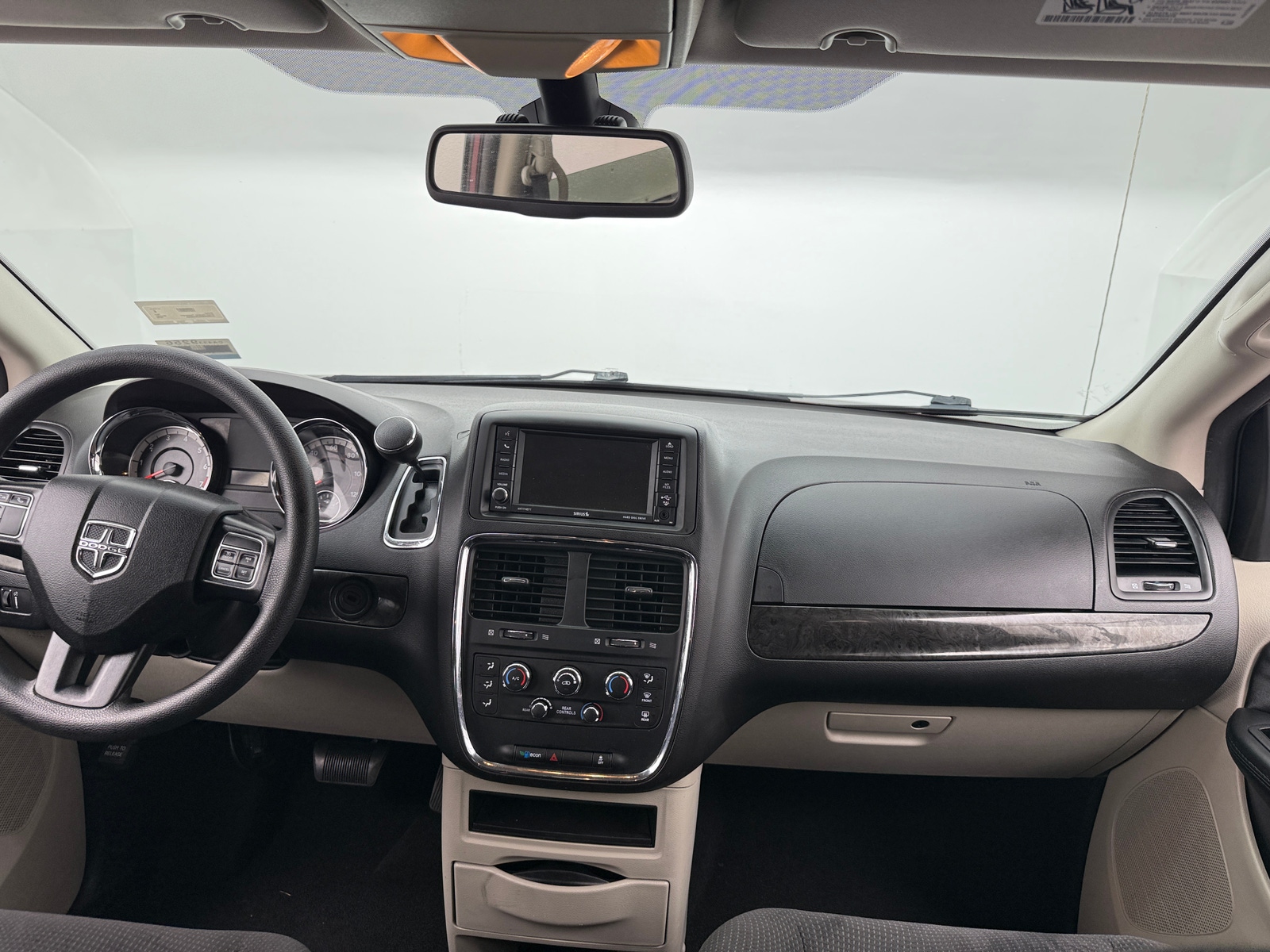 Thumbnail: 2018 Dodge Grand Caravan - 3